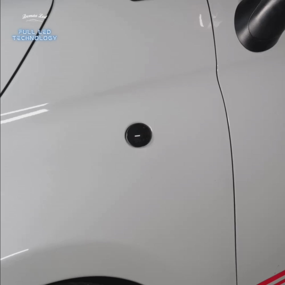 LED dynamic side indicators for Fiat 500 and Abarth, Smoked and Clear versions • Indicateurs latéraux LED dynamiques pour Fiat 500 et Abarth, versions Fumé et Transparent