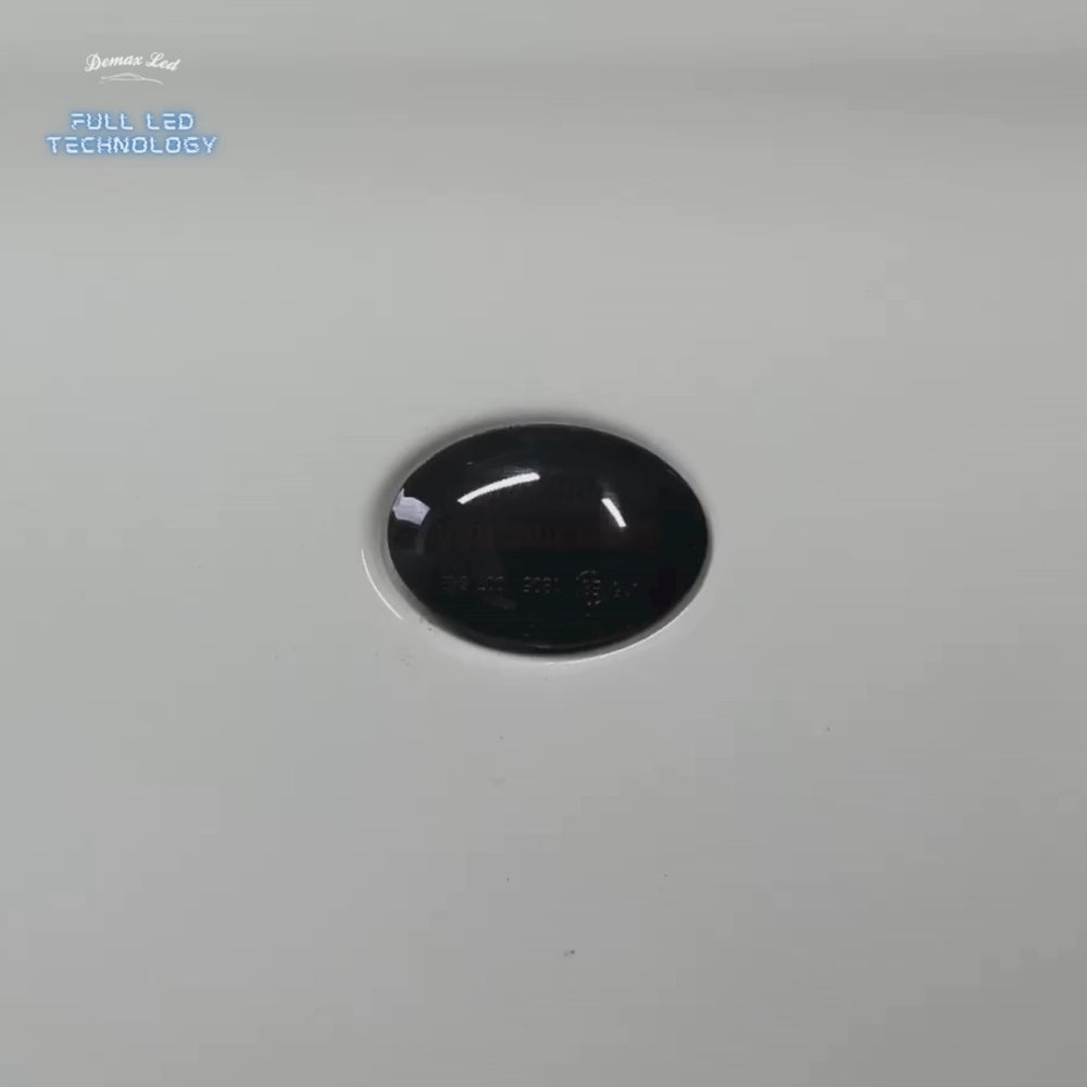 LED dynamic side indicators for Fiat 500 and Abarth, Smoked and Clear versions • Indicateurs latéraux LED dynamiques pour Fiat 500 et Abarth, versions Fumé et Transparent